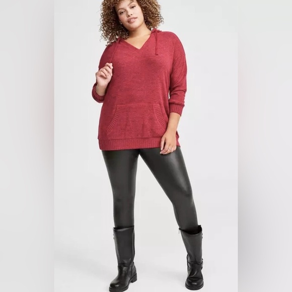 Torrid Super Soft Plush Tunic Hoodie in Jester Red - Size 2X (18-20) - Picture 2 of 8